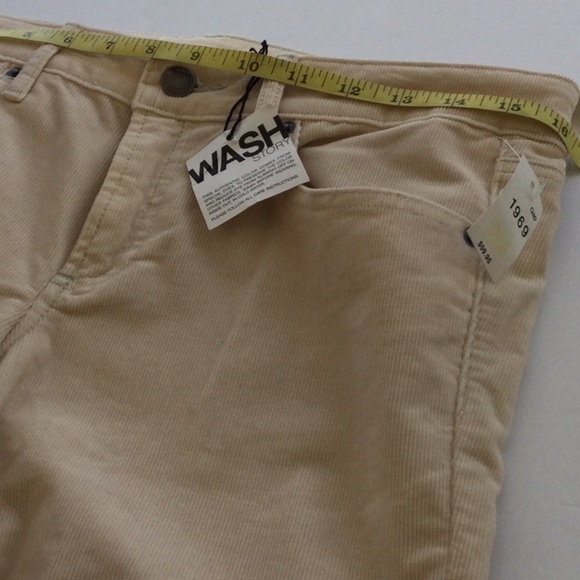 Gap Corduroy Jeans-size28 skinny color cream.         New #46 - Picture 3 of 7